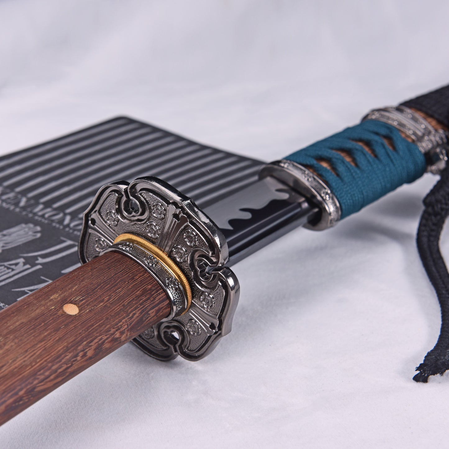 Handmade Japanese Sword Tachi  1060 High Carbon Steel - QZH026